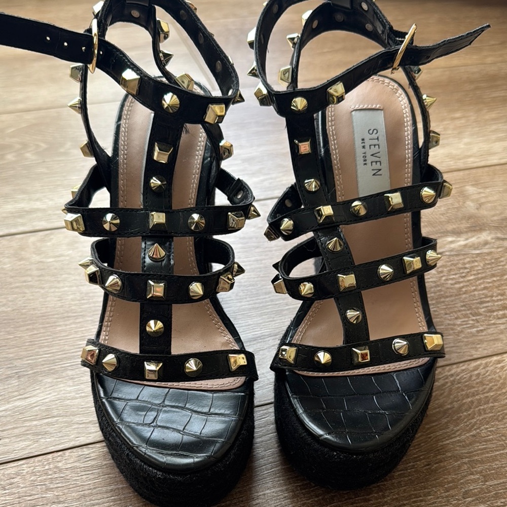 Steve Madden Black Studded Gladiator Sandals